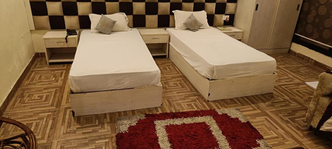 Hotel The Grand Orion Chinhat Zewnętrze zdjęcie