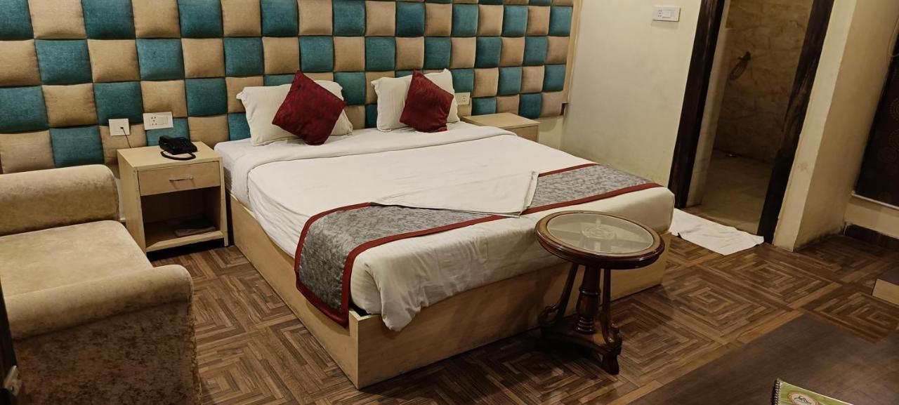 Hotel The Grand Orion Chinhat Zewnętrze zdjęcie