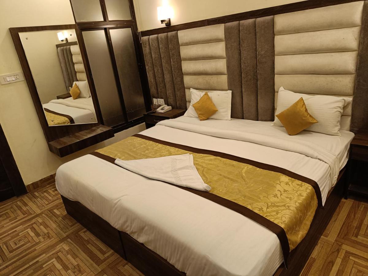 Hotel The Grand Orion Chinhat Zewnętrze zdjęcie